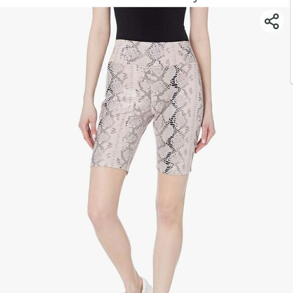 Kendall & Kylie the Cycle Short NWT 2XL - Picture 2 of 12